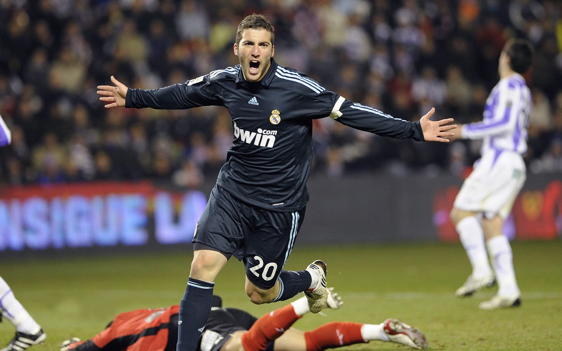 德罗巴赛事官方发布惊险取胜新规,西班牙队争议不断!